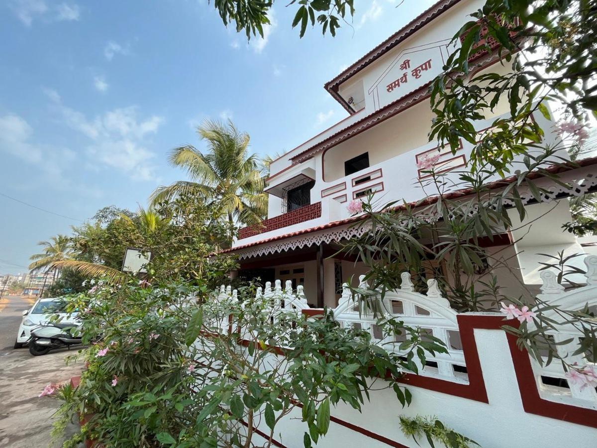 Gayatri Homestay รัตนากีรี ภายนอก รูปภาพ
