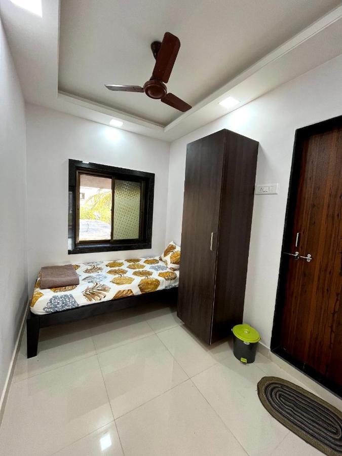 Gayatri Homestay รัตนากีรี ภายนอก รูปภาพ