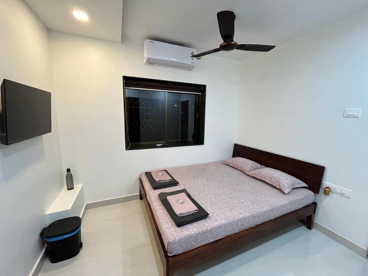 Gayatri Homestay รัตนากีรี ภายนอก รูปภาพ
