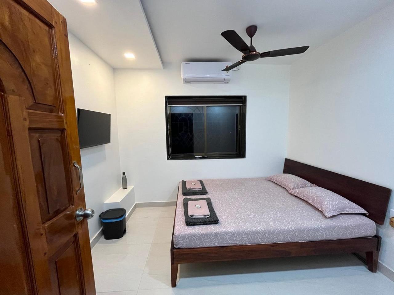 Gayatri Homestay รัตนากีรี ภายนอก รูปภาพ